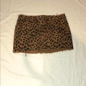Leopard print mini skirt